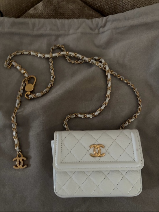 CHANEL Handbags - CHANEL White Quilted Mini Chain Belt Wallet with Gold CC Hardware